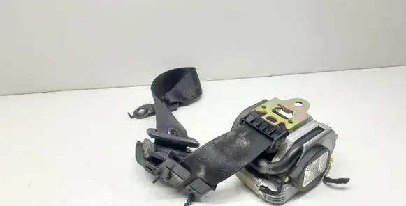 Mercedes-Benz E W211 Front seatbelt 561014701