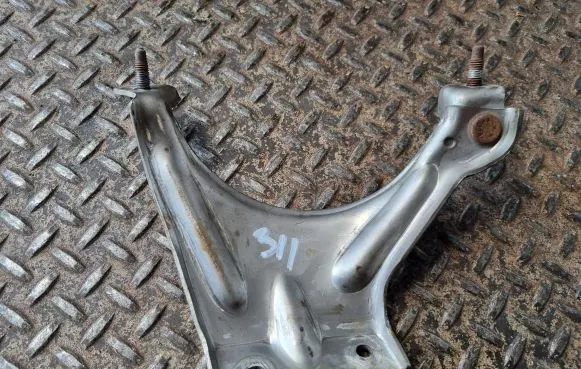Muffler mount bracket/holder