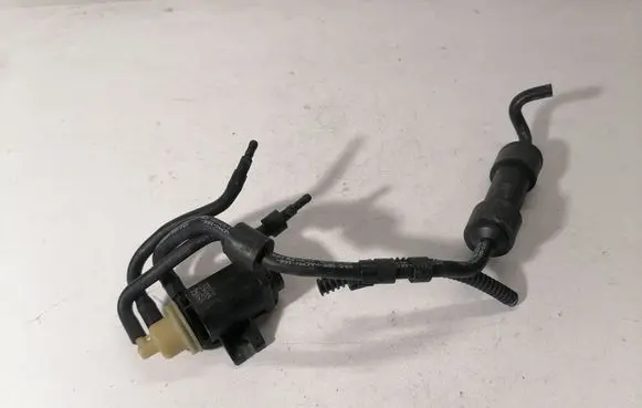 Seat Leon (5F) Vacuum valve 04L131051F