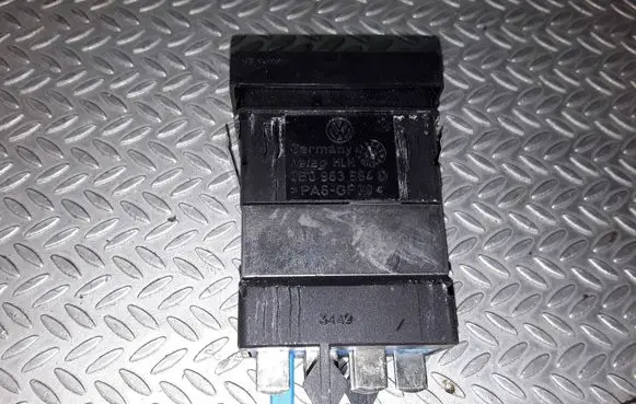 Volkswagen PASSAT B5 Seat heating switch 3B0963564D