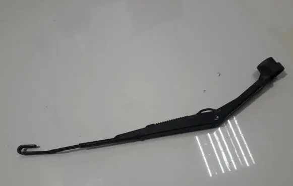 Mitsubishi Pajero Front wiper blade arm