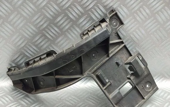 Opel Zafira C Rear bumper mounting bracket 13300742