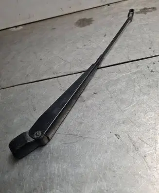 Ford Mondeo Mk III Front wiper blade arm 1S7117526HA