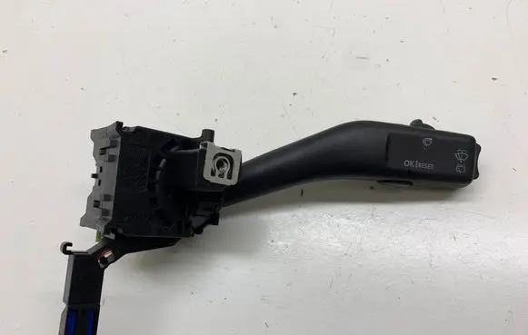 Volkswagen Golf V Wiper control stalk 1K0953519A
