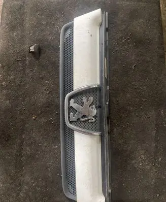 Peugeot Boxer Front bumper upper radiator grill
