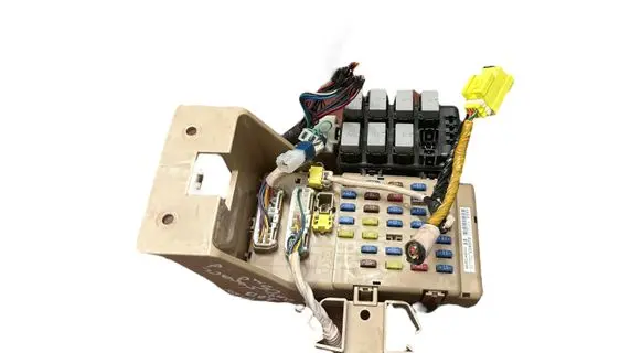 Subaru Legacy Fuse module 82201AG010 406302 82201AG01022
