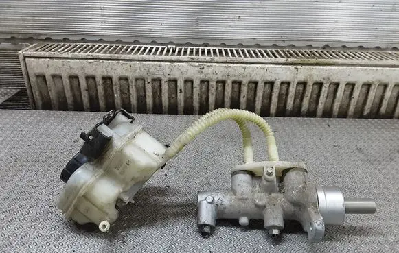 Opel Meriva A Master brake cylinder 320671641