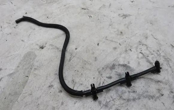 Audi A8 S8 D4 4H Fuel return line/hose S21275A