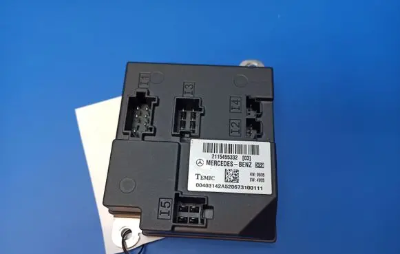 Mercedes-Benz CLS C219 Central body control module 2115455332 HW0505 SW4905
