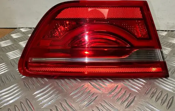 Jaguar XE Tailgate rear/tail lights 19733901
