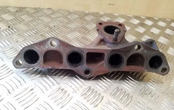 Toyota Yaris Exhaust manifold