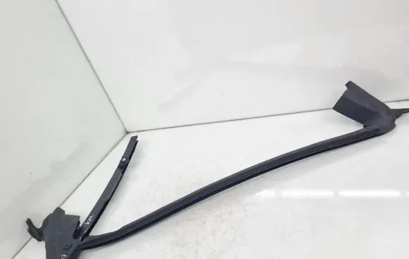 Porsche Taycan 9J1 Rubber seal front door window/glass 9J1837433