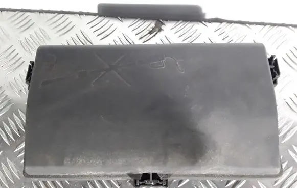 Opel Insignia A Fuse box cover 13222784 544949969
