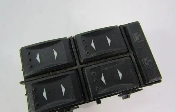 Ford Mondeo Mk III Electric window control switch 3S7T14A132BA