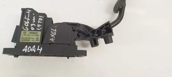 Skoda Octavia Mk1 (1U) Accelerator throttle pedal 0281002346