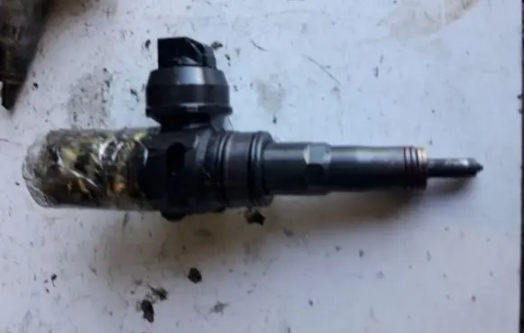 Audi A3 S3 8P Fuel injector 038130073BP