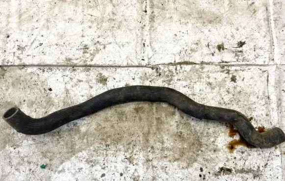 Volvo XC90 Engine coolant pipe/hose 08649743