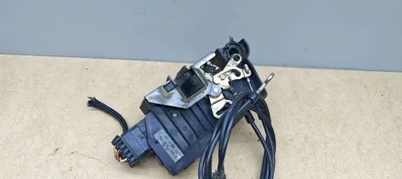 Mercedes-Benz ML W163 Rear door lock A1637302535