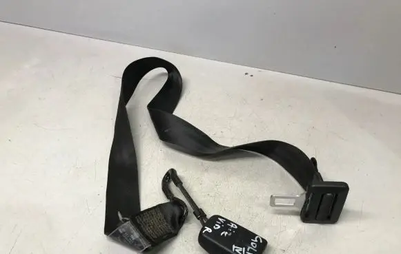 Volkswagen Golf IV Middle seatbelt (rear) 1J0857487D