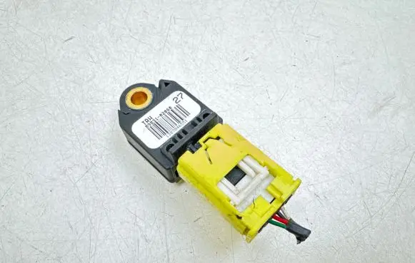 Toyota Auris 150 Airbag deployment crash/impact sensor 8983102060 1387046551