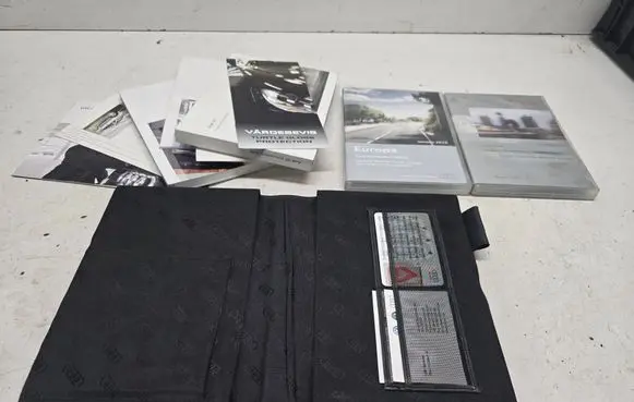 Audi Q7 4L Owners service history hand book 1234