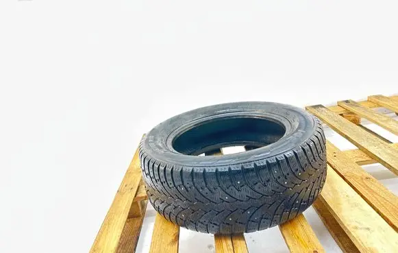 Volkswagen PASSAT B6 R16 winter/snow tires with studs 