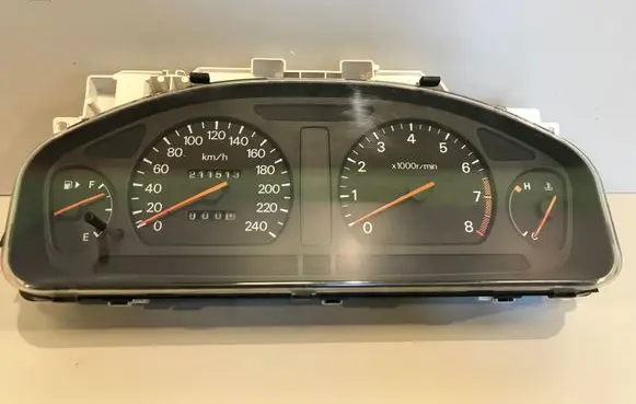 Mitsubishi Galant Speedometer (instrument cluster) MR216542 1573706742 56110528