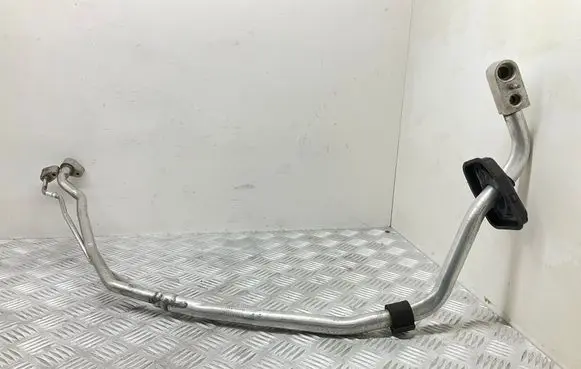 Audi A4 S4 B9 Air conditioning (A/C) pipe/hose 8W0816738P