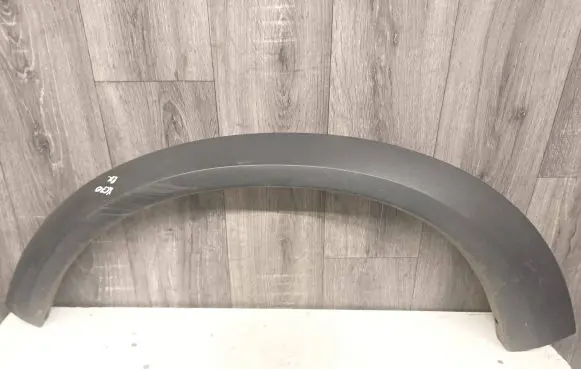 Volvo XC70 Front arch trim 31283104