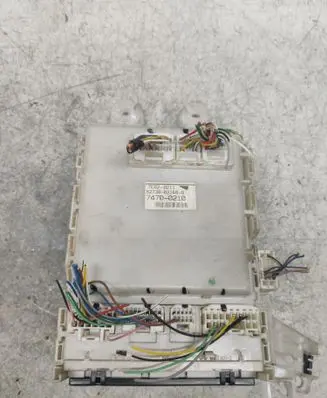 Toyota Auris 150 Fuse module 74700210