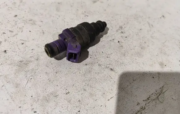 Fuel injector