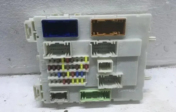 Ford Connect Fuse box set GV6T-14A073-BD