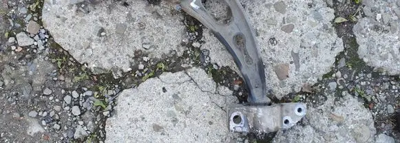 Front lower control arm/wishbone