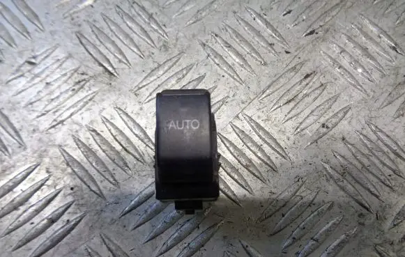 Toyota Avensis T250 Quarter vent window switch 499300-2121