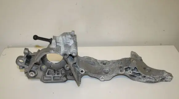 Audi A4 S4 B9 Generator/alternator bracket 04L903143B