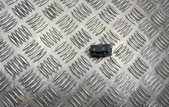 Volvo V70 Central locking switch button 31318988