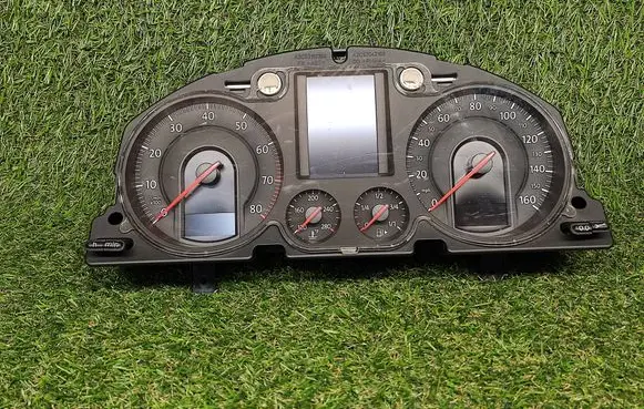 Volkswagen PASSAT B6 Speedometer (instrument cluster) A2C53145550