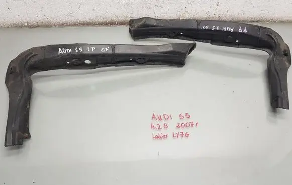 Audi S5 Fender foam support/seal 8T0821111 8T0821112
