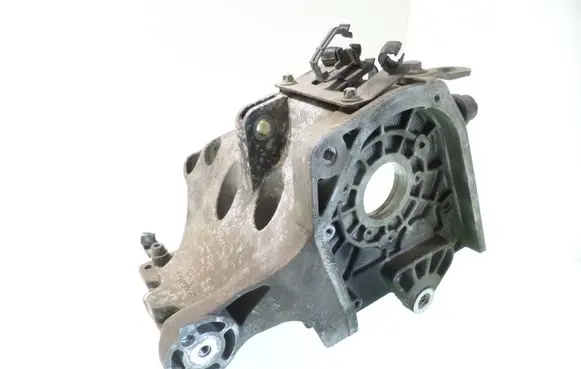 Opel Zafira B Fuel pump bracket 55187918 C2357