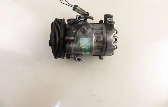 Opel Corsa C Air conditioning (A/C) compressor (pump) 24461719