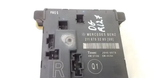 Mercedes-Benz E W211 Door control unit/module 2118703285
