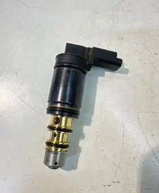 Audi A4 S4 B8 8K Air conditioning (A/C) expansion valve 1524S