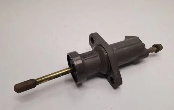 Clutch slave cylinder