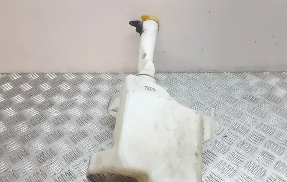 Opel Vectra C Windshield washer fluid reservoir/tank