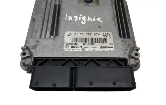 Opel Insignia A Engine control unit/module 55577674 0281017452 55575350