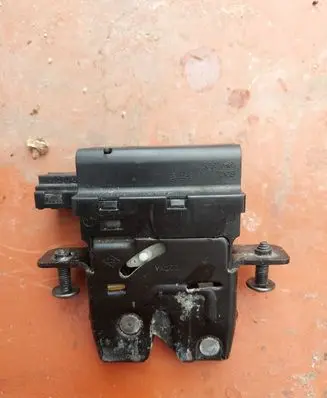 Renault Laguna II Tailgate/trunk/boot lock/catch/latch 8200000697B
