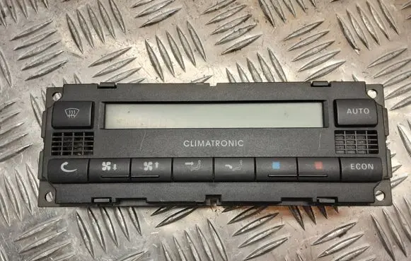 Volkswagen PASSAT B5.5 Climate control unit 5HB008139