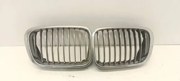 BMW 3 E46 Front grill 511381950560 511381949959