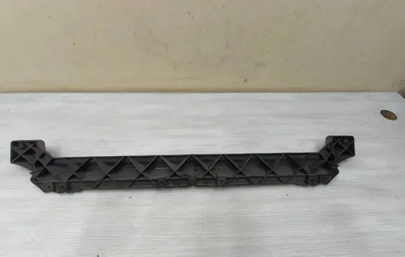 Porsche Cayenne (92A) Bottom radiator support slam panel 7P0805551