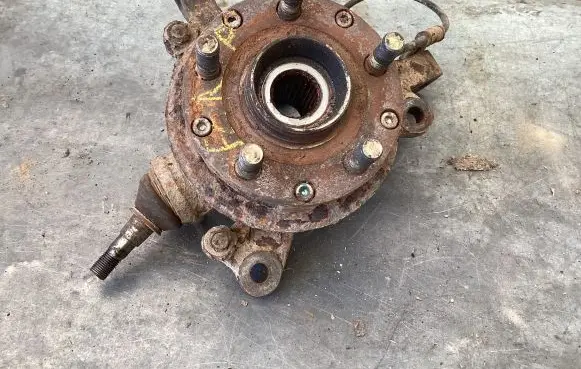 Front wheel hub